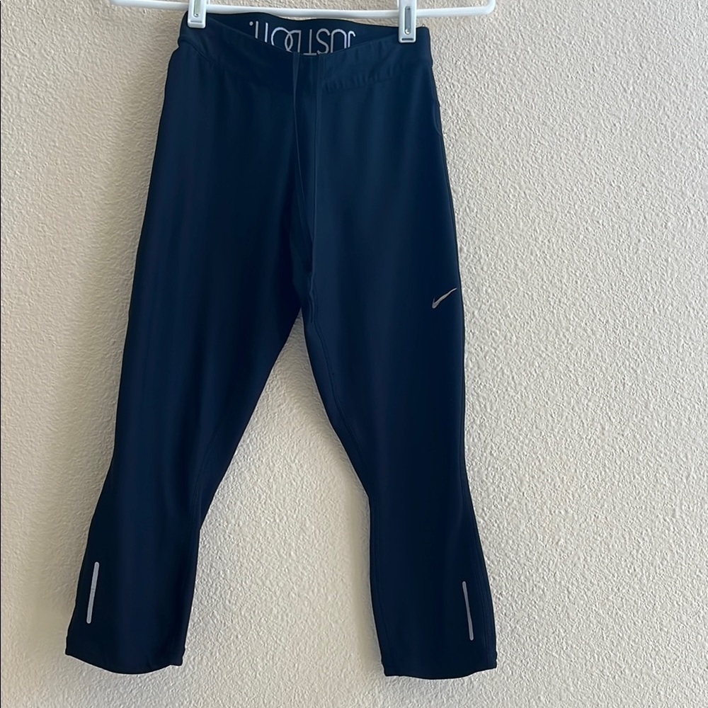 Nike Black Performance Leggings - Picture 2 of 7